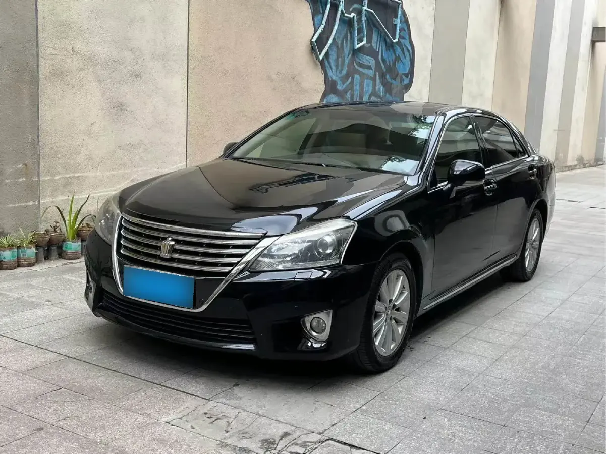 2012 Toyota Crown 2.5L 193HP V6 6AT