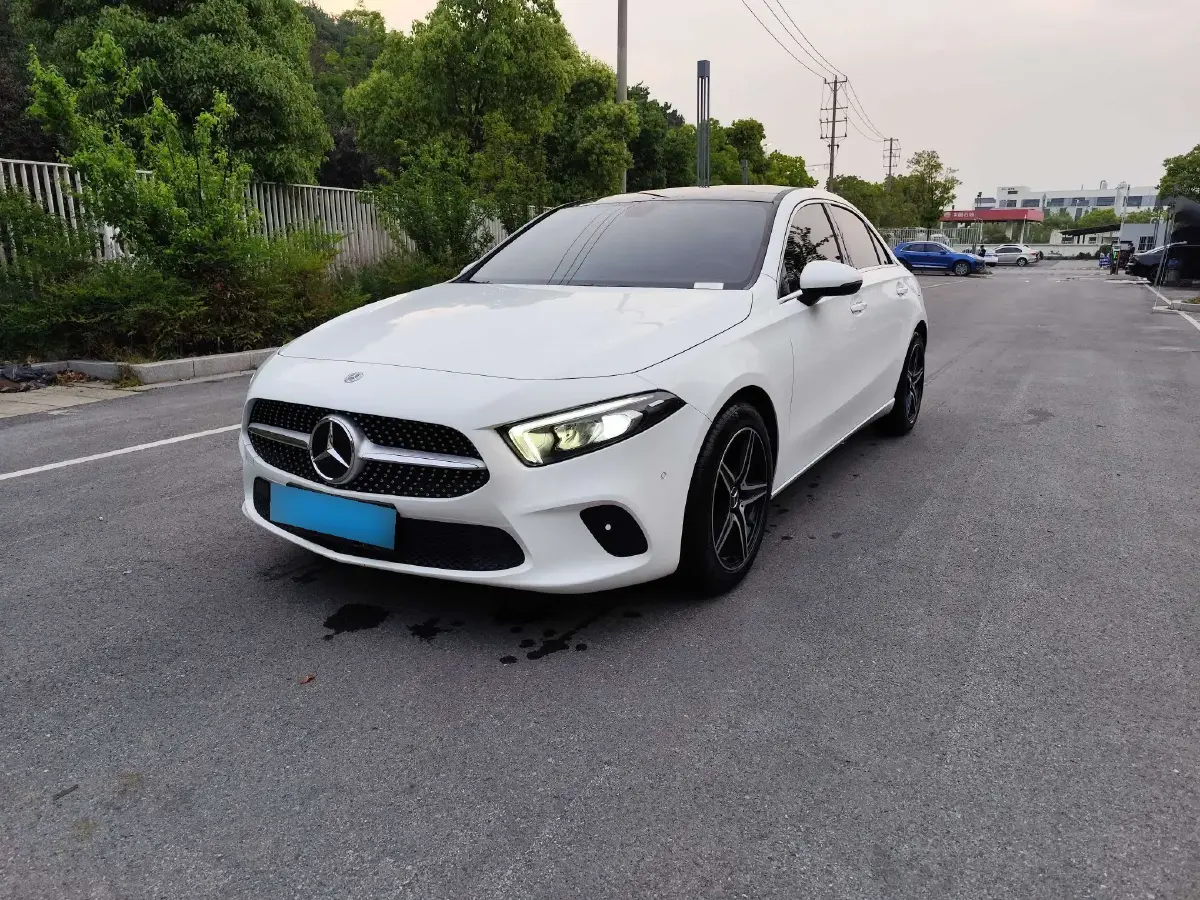 2020 Mercedes-Benz A Class 1.3T 163HP L4 7DCT
