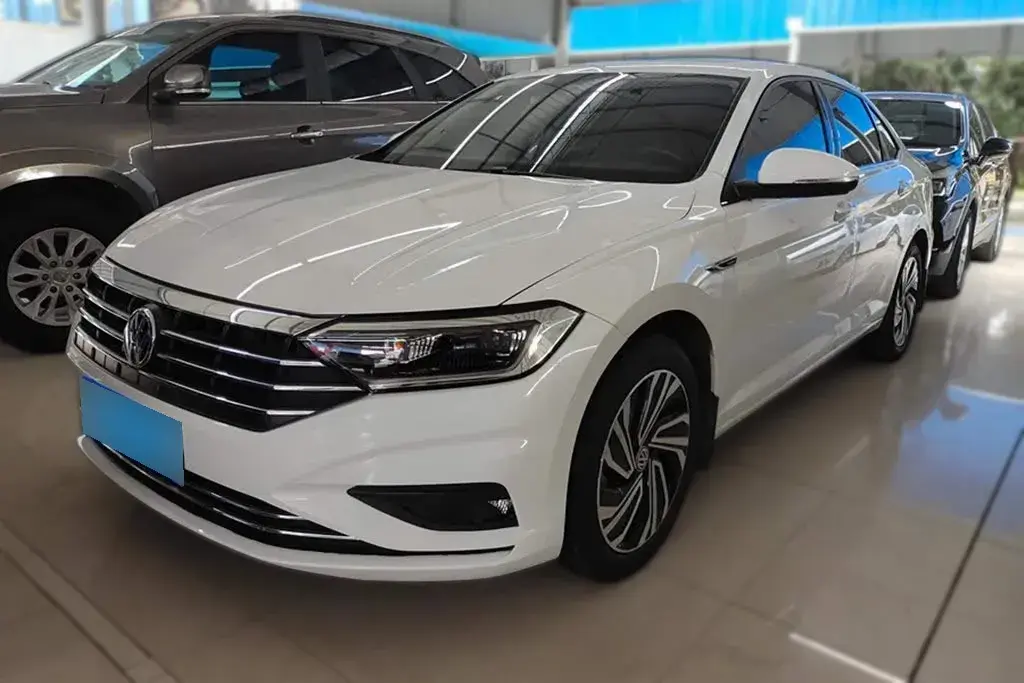 2021 Volkswagen Sagitar 1.2T 116HP L4 7DCT
