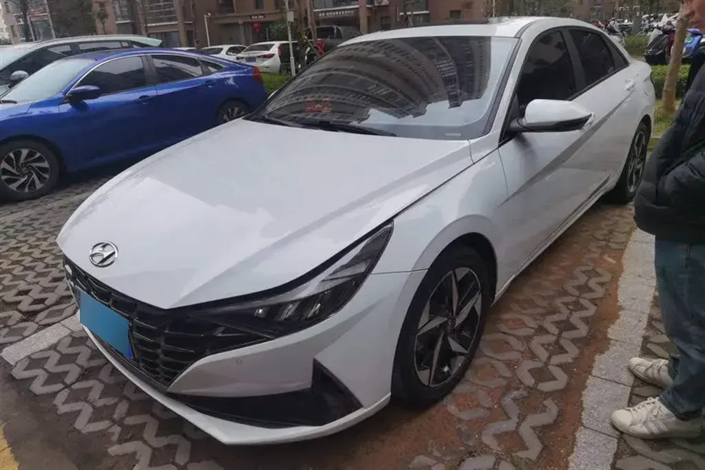 2021 Hyundai Elantra 1.5L 115HP L4 CVT
