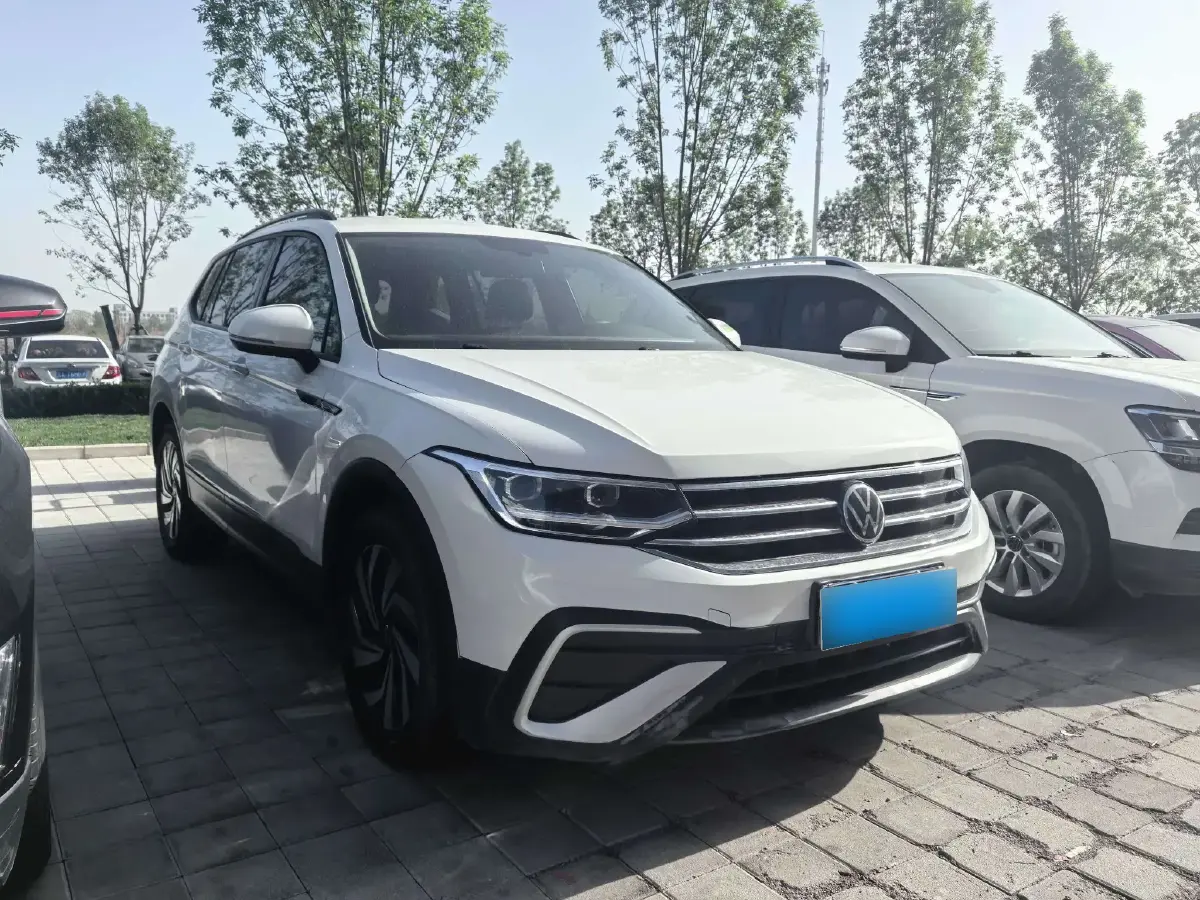 2022 Volkswagen Tiguan L 2.0T 186HP L4 7DCT