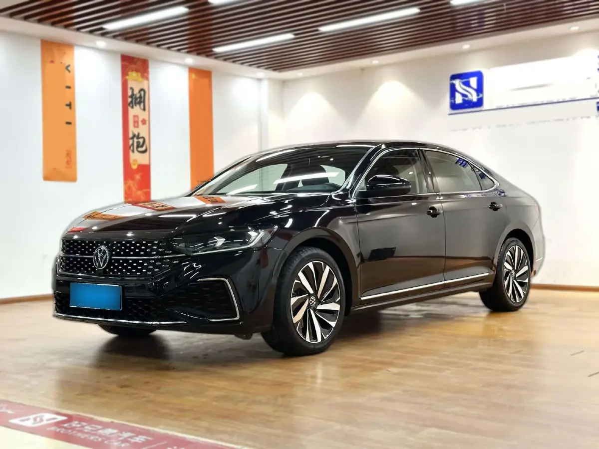 2022 Volkswagen Passat 2.0T 186HP L4 7DCT