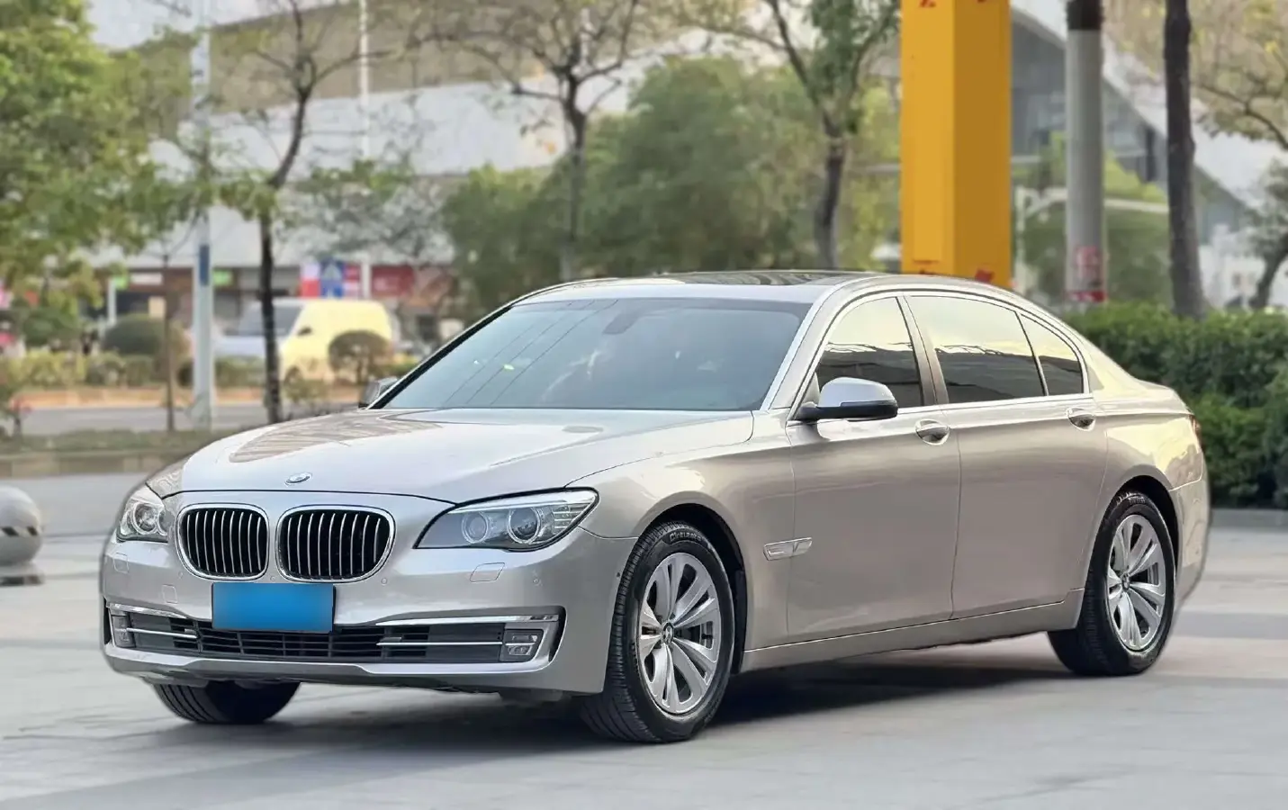 2013 BMW 7 Series 3.0L 258HP L6 8AT