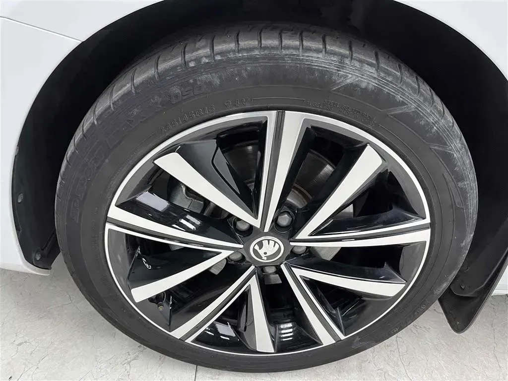 2022 Skoda Superb 1.4T 150HP L4 7DCT,autocango,china used car exporter,china ev exporter,chinese used car exporter,chinese used ev exporter