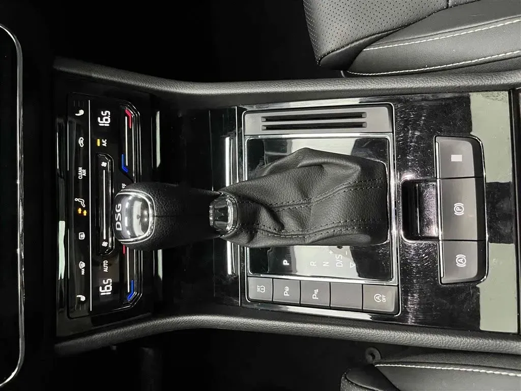 2022 Skoda Superb 1.4T 150HP L4 7DCT,autocango,china used car exporter,china ev exporter,chinese used car exporter,chinese used ev exporter