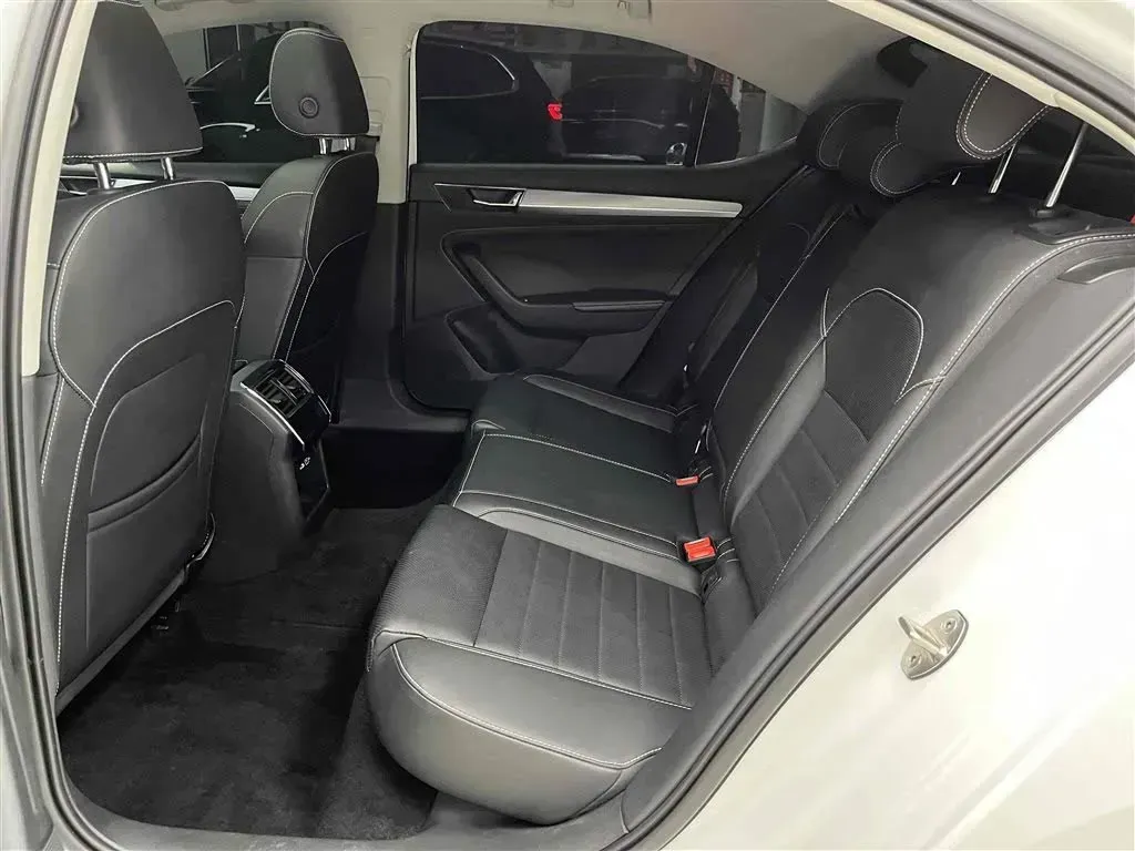 2022 Skoda Superb 1.4T 150HP L4 7DCT,autocango,china used car exporter,china ev exporter,chinese used car exporter,chinese used ev exporter