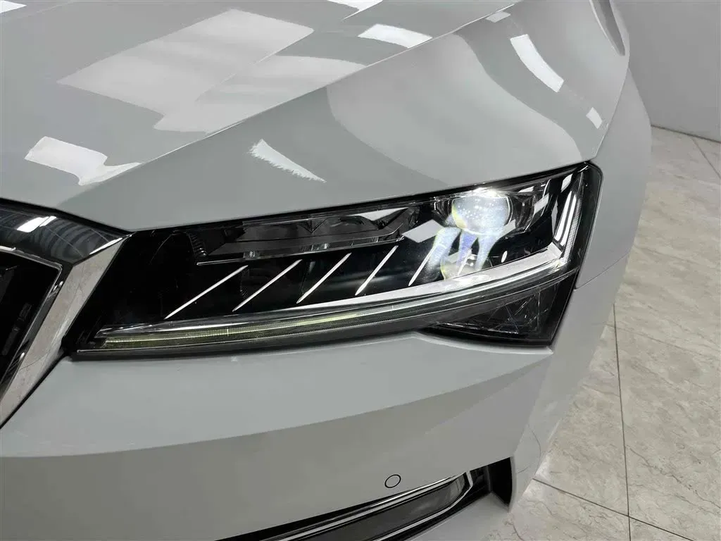 2022 Skoda Superb 1.4T 150HP L4 7DCT,autocango,china used car exporter,china ev exporter,chinese used car exporter,chinese used ev exporter