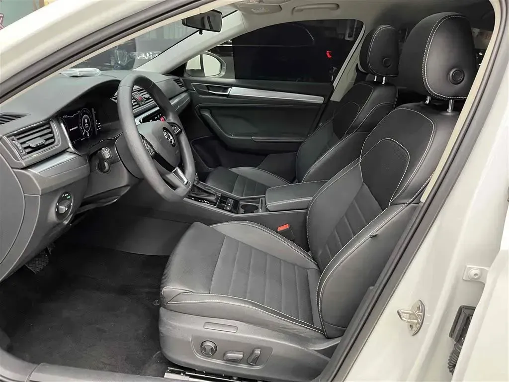 2022 Skoda Superb 1.4T 150HP L4 7DCT,autocango,china used car exporter,china ev exporter,chinese used car exporter,chinese used ev exporter