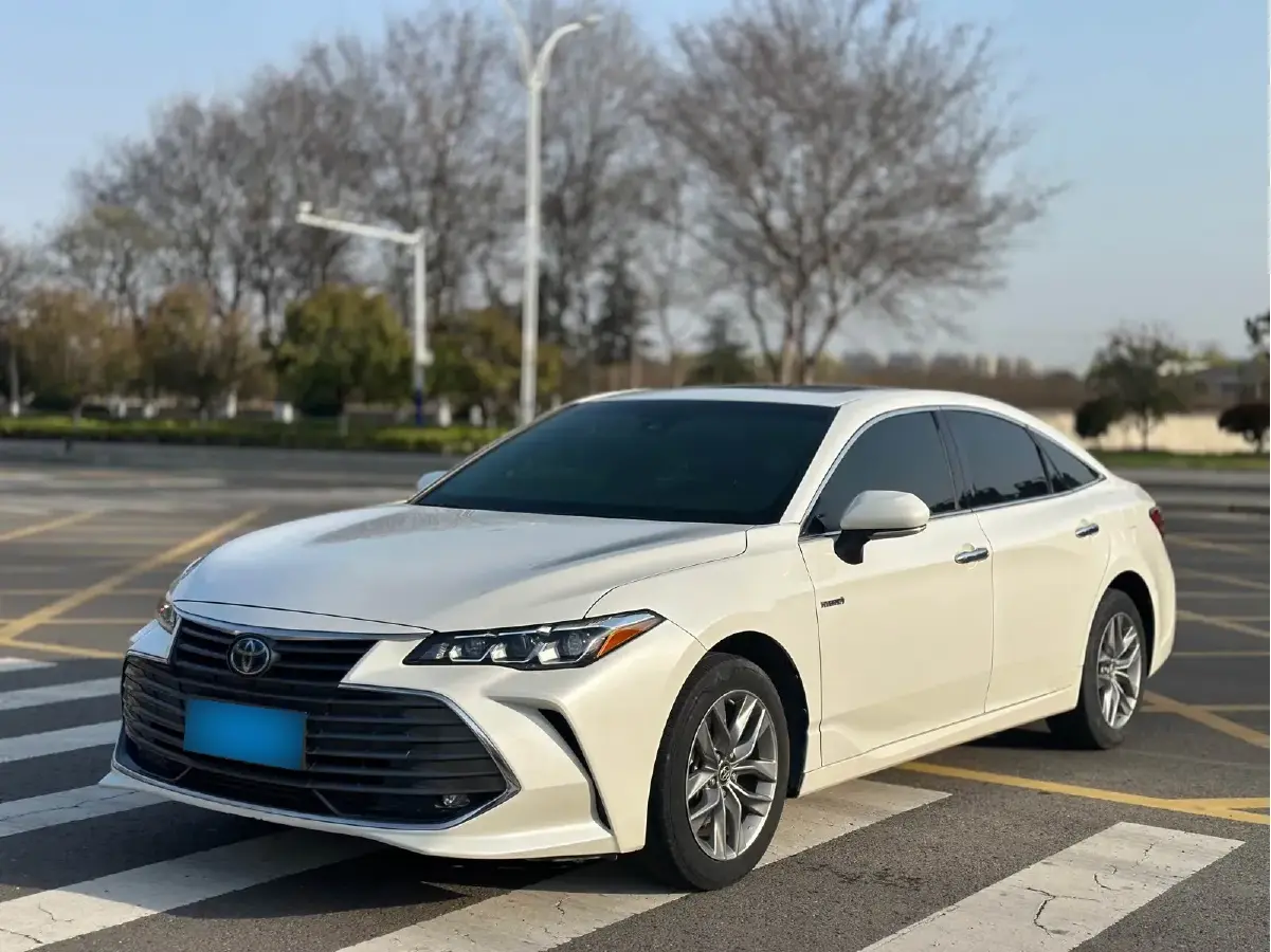 2019 Toyota Avalon 2.5L 178HP L4 E-CVT Hybrid