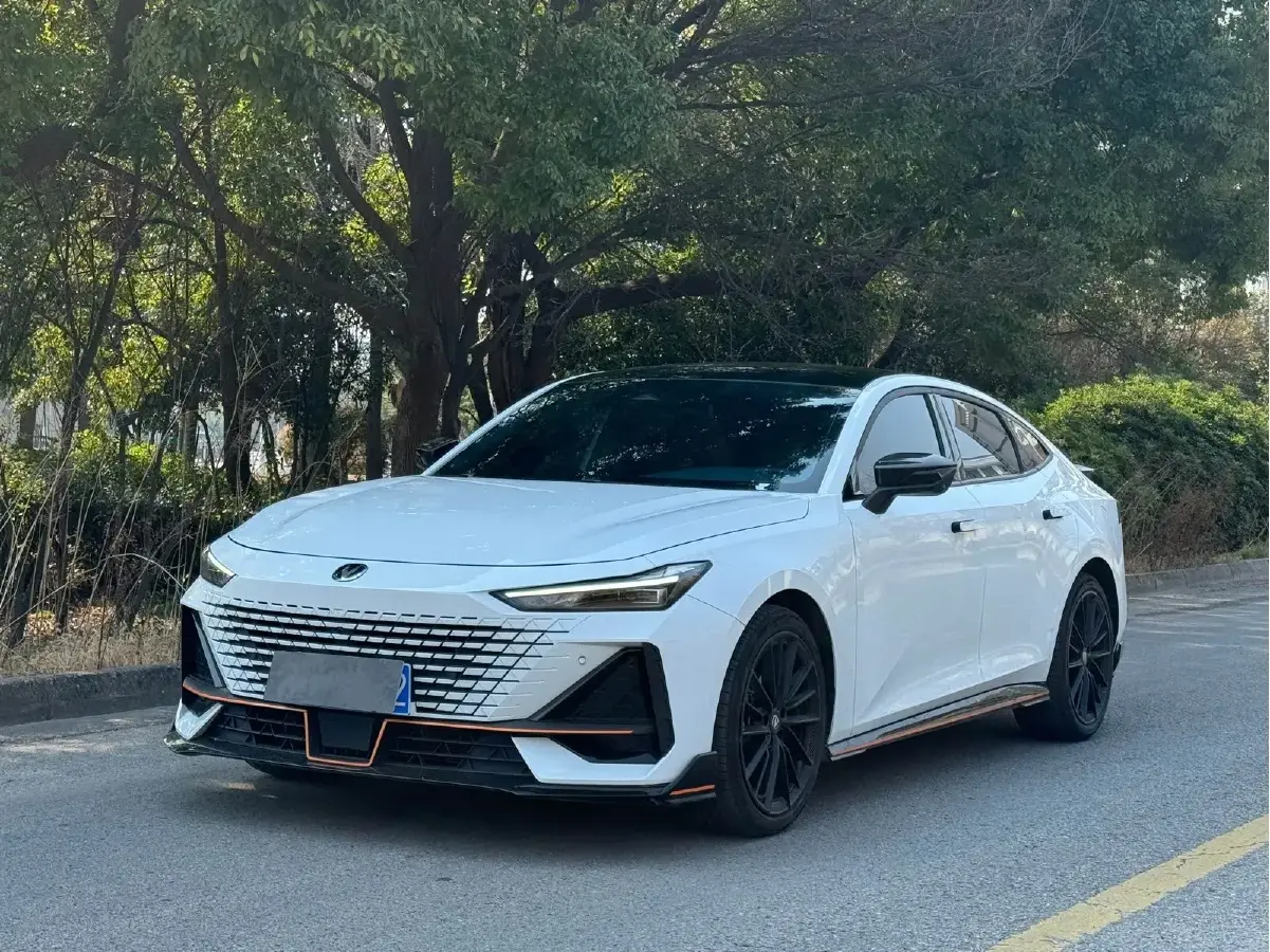 2023 ChangAn UNI-V 1.5T 188HP L4 7DCT