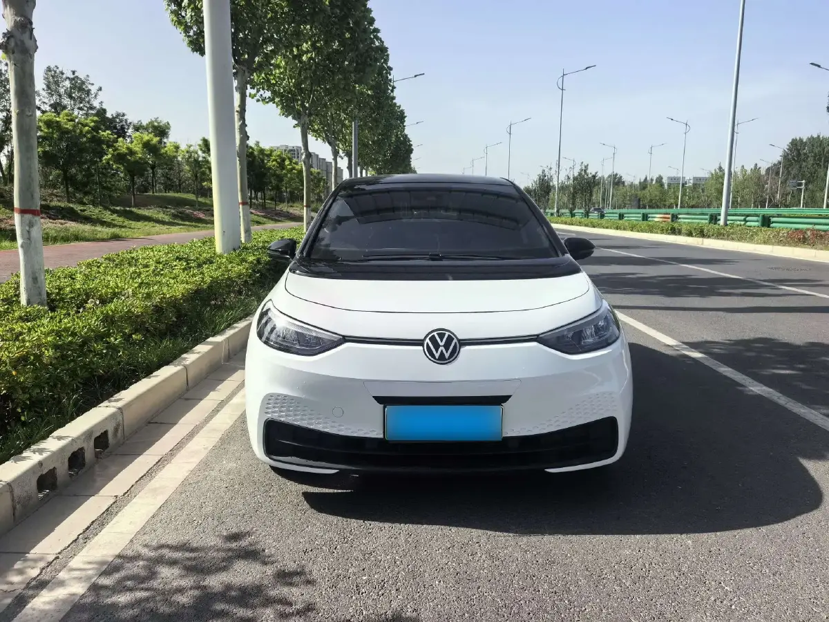2025 Volkswagen ID.3 BEV 53.6KWH