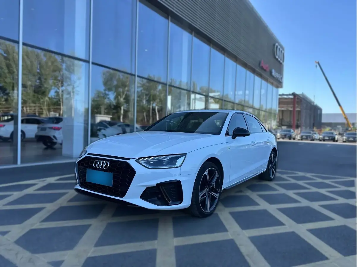 2024 Audi A4L 2.0T 190HP L4 7DCT