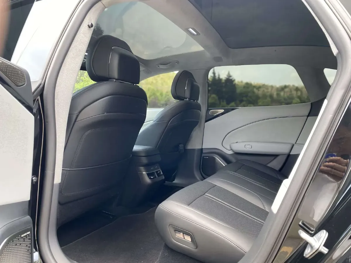 2024 Zeekr 007 BEV 75KWH,autocango,china used car exporter,china ev exporter,chinese used car exporter,chinese used ev exporter