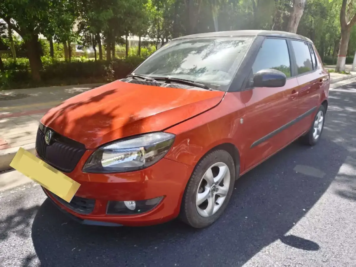 2012 Skoda Fabia 1.6L 105HP L4 6AT