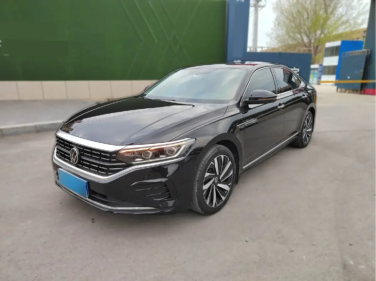 2022 Volkswagen Passat 2.0T 186HP L4 7DCT