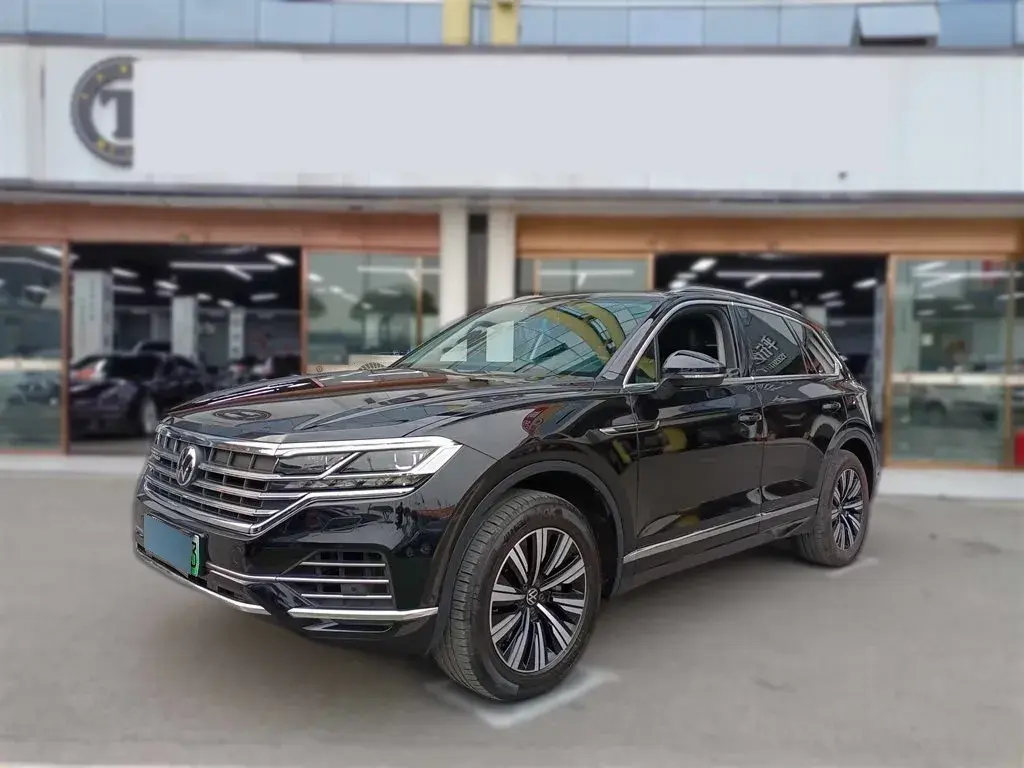 2021 Volkswagen Touareg 2.0T 252HP L4 8AT PHEV 18KWH