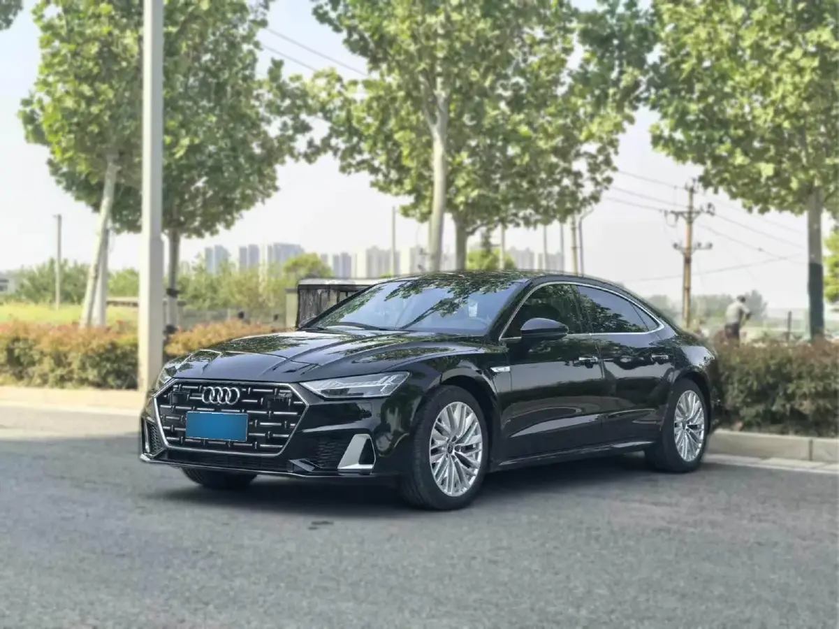 2024 Audi A7L 2.0T 245HP L4 7DCT