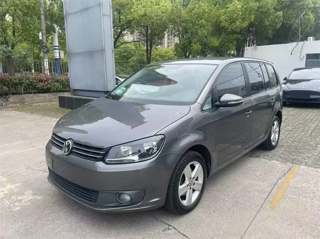 2015 Volkswagen Touran 1.4T 131HP L4 5MT