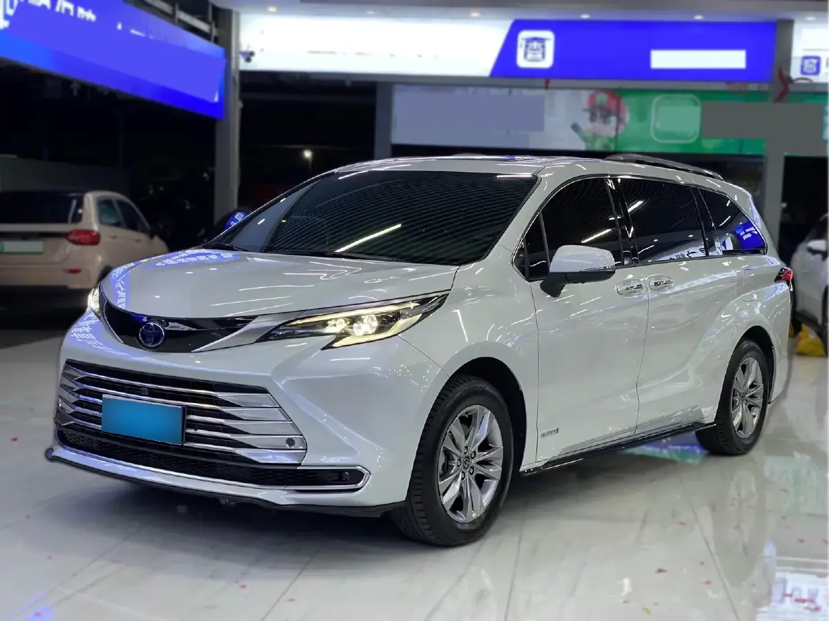 2021 Toyota Sienna 2.5L 192HP L4 E-CVT Hybrid