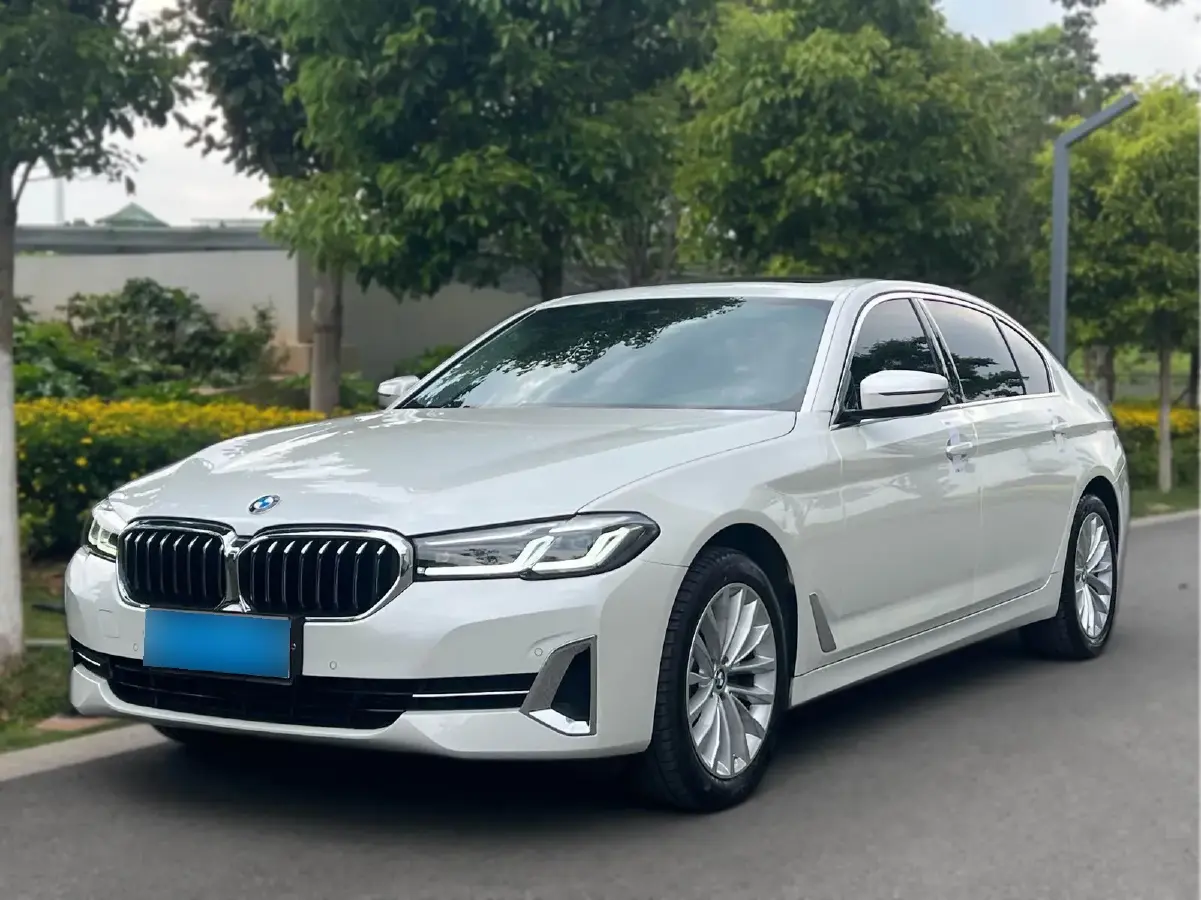 2022 BMW 5 Series 2.0T 184HP L4 8AT