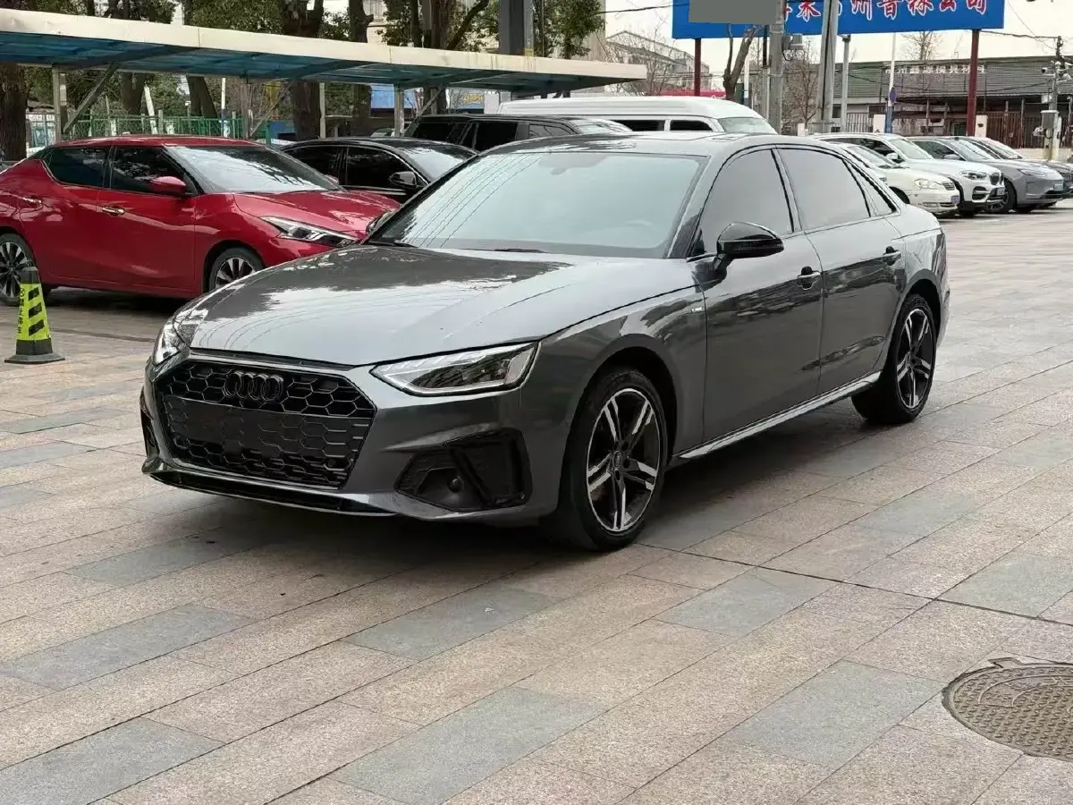2022 Audi A4L 2.0T 190HP L4 7DCT