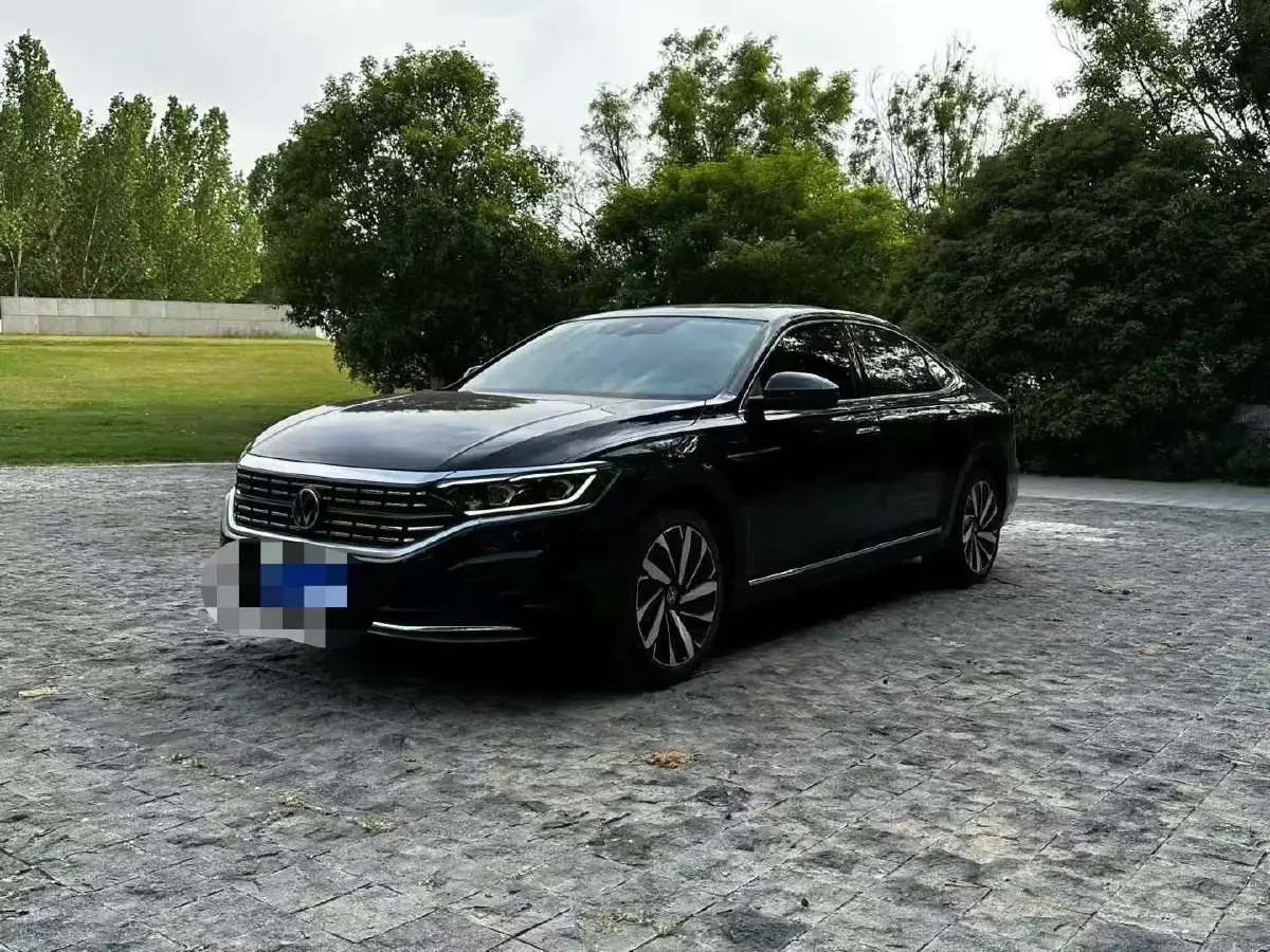 2022 Volkswagen Passat 2.0T 186HP L4 7DCT