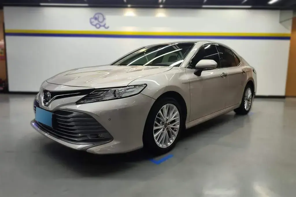 2018 Toyota Camry 2.5L 209HP L4 8AT