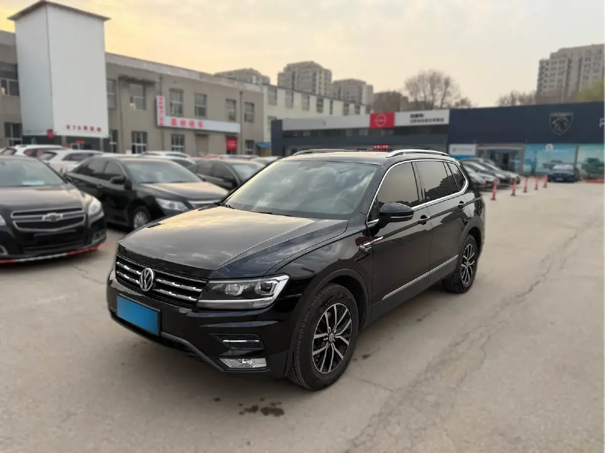 2017 Volkswagen Tiguan L 1.8T 180HP L4 7DCT