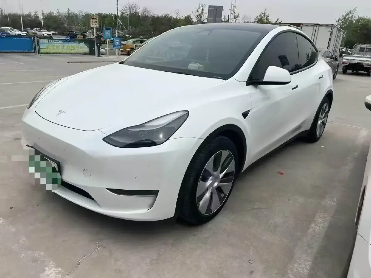 2022 Tesla Model Y BEV 60KWH
