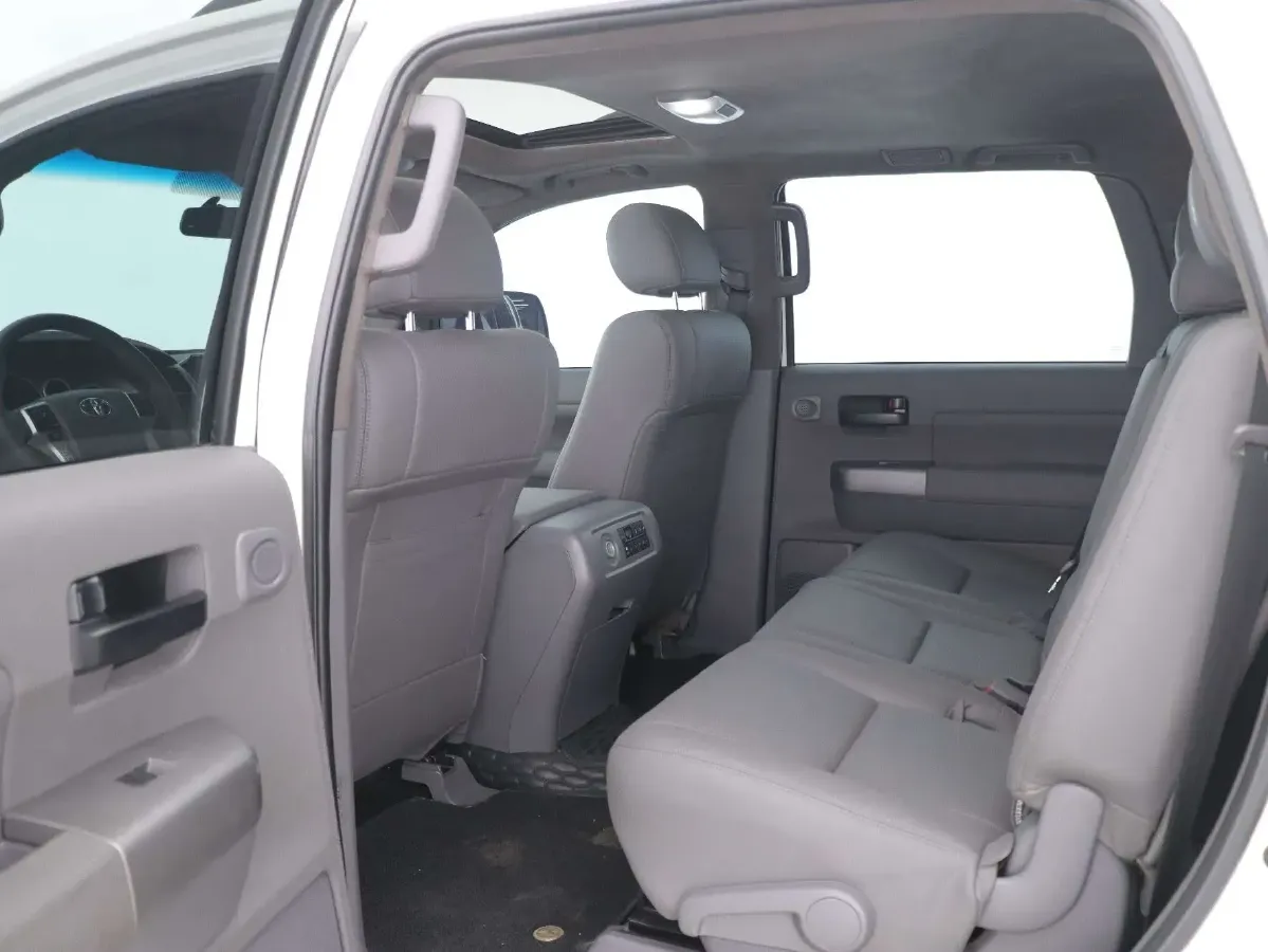 2014 Toyota Tundra 5.7L 386HP V8 6AT,autocango,china used car exporter,china ev exporter,chinese used car exporter,chinese used ev exporter