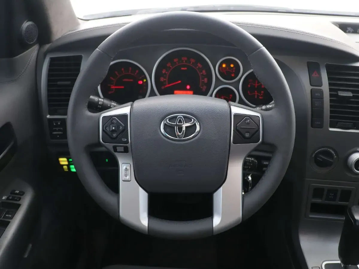 2014 Toyota Tundra 5.7L 386HP V8 6AT,autocango,china used car exporter,china ev exporter,chinese used car exporter,chinese used ev exporter