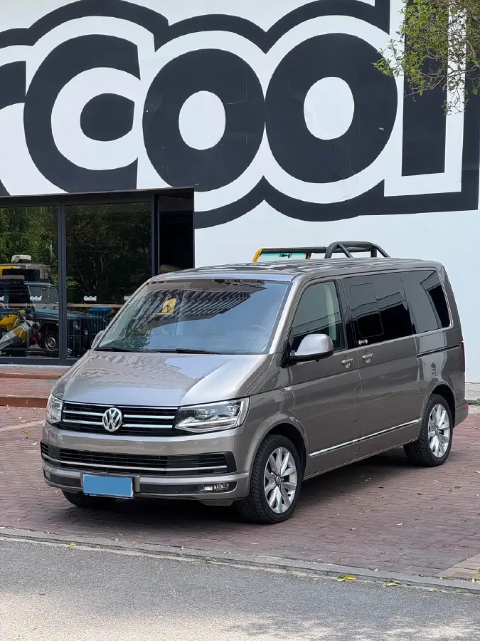 2018 Volkswagen Multivan 2.0T 204HP L4 7DCT,autocango,china used car exporter,china ev exporter,chinese used car exporter,chinese used ev exporter