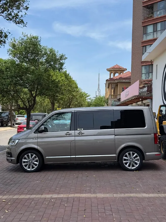 2018 Volkswagen Multivan 2.0T 204HP L4 7DCT,autocango,china used car exporter,china ev exporter,chinese used car exporter,chinese used ev exporter