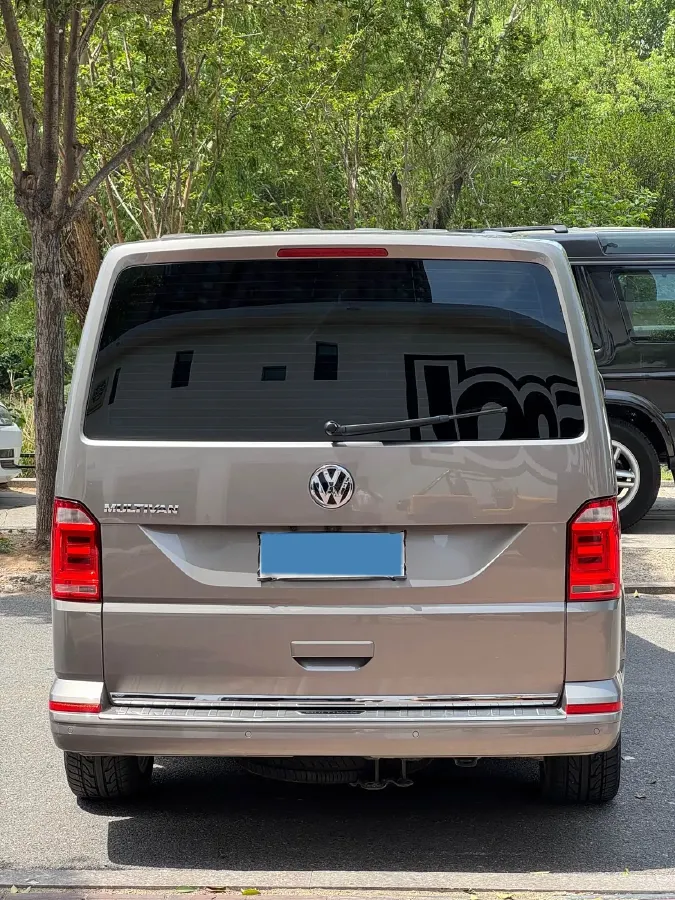 2018 Volkswagen Multivan 2.0T 204HP L4 7DCT,autocango,china used car exporter,china ev exporter,chinese used car exporter,chinese used ev exporter