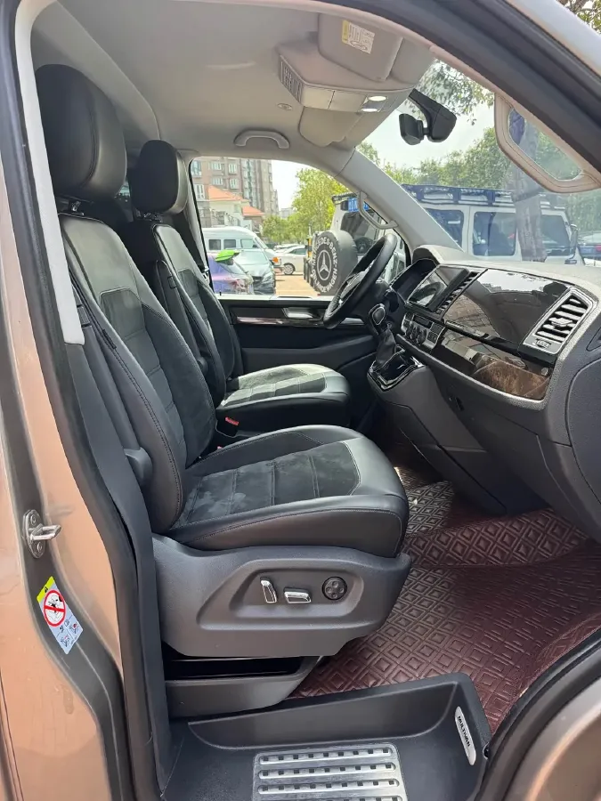 2018 Volkswagen Multivan 2.0T 204HP L4 7DCT,autocango,china used car exporter,china ev exporter,chinese used car exporter,chinese used ev exporter