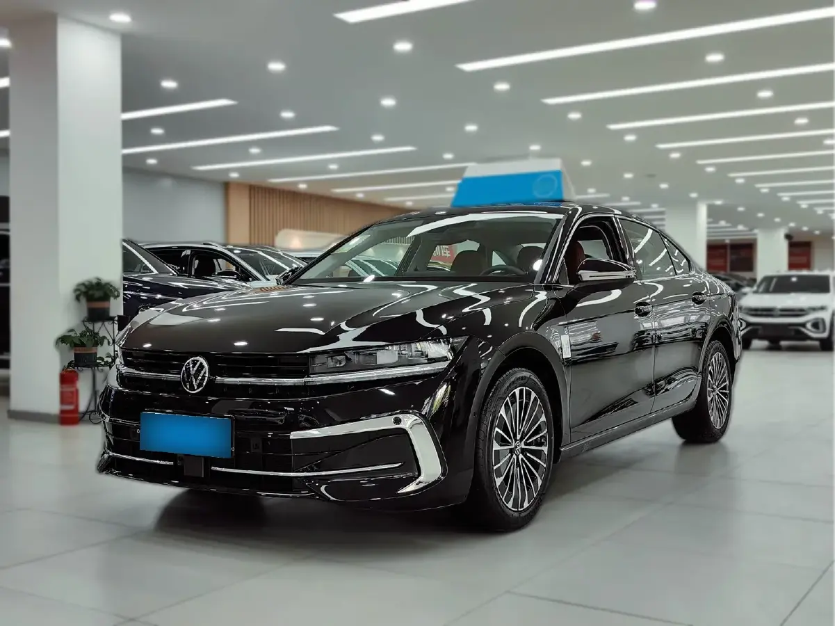 2024 Volkswagen Magotan 2.0T 220HP L4 7DCT