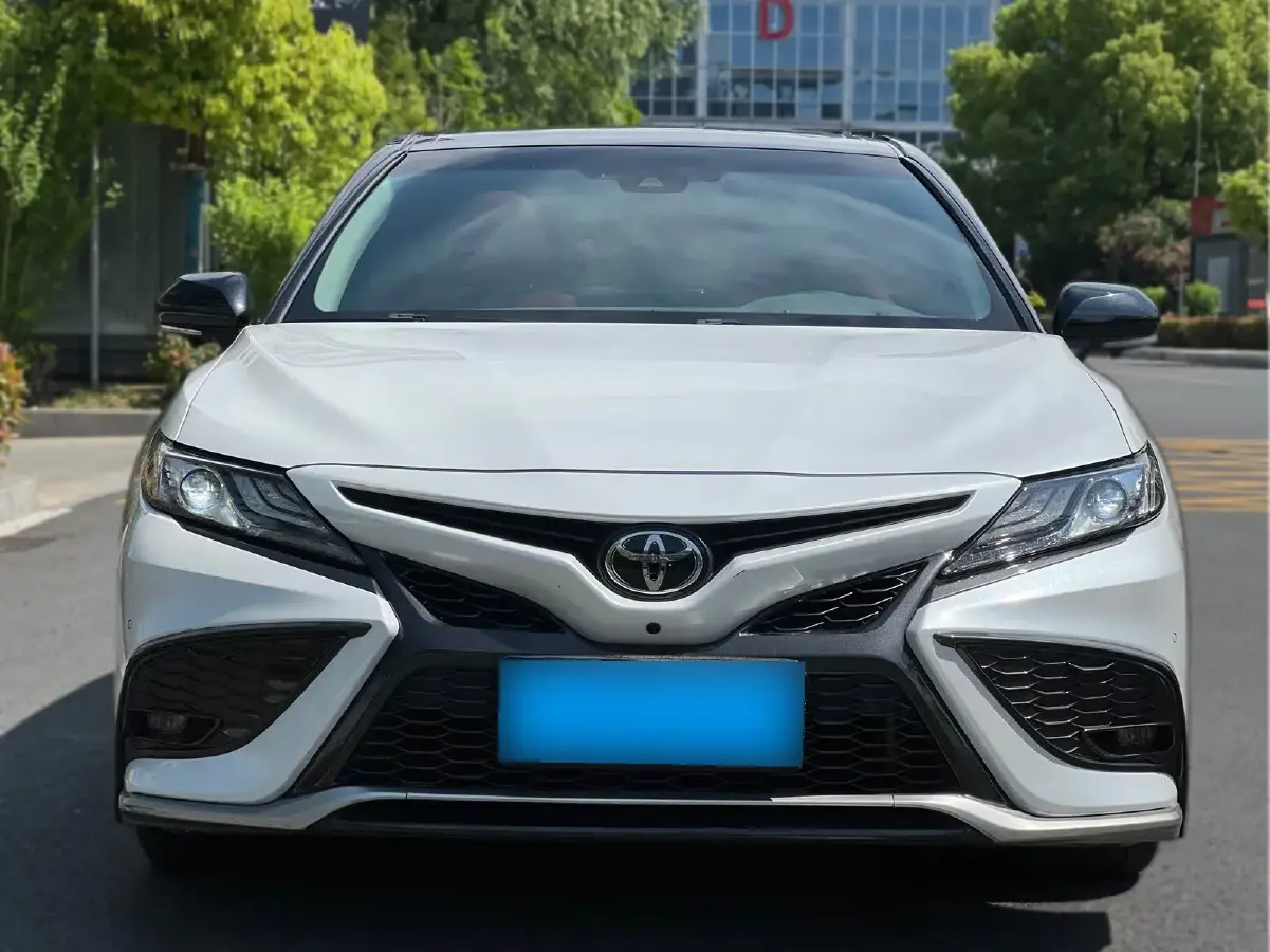 2021 Toyota Camry 2.5L 209HP L4 8AT