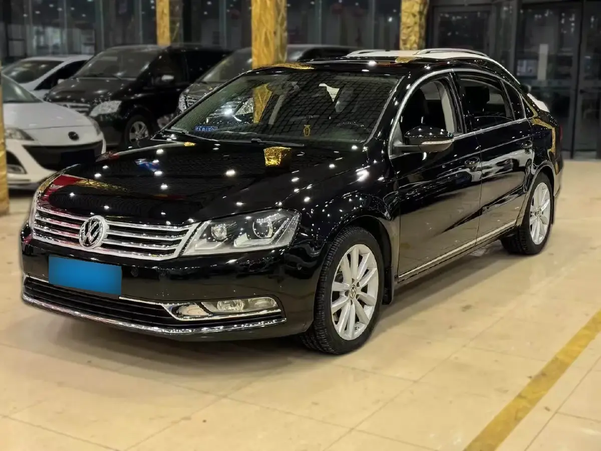 2013 Volkswagen Magotan 2.0T 200HP L4 6DCT