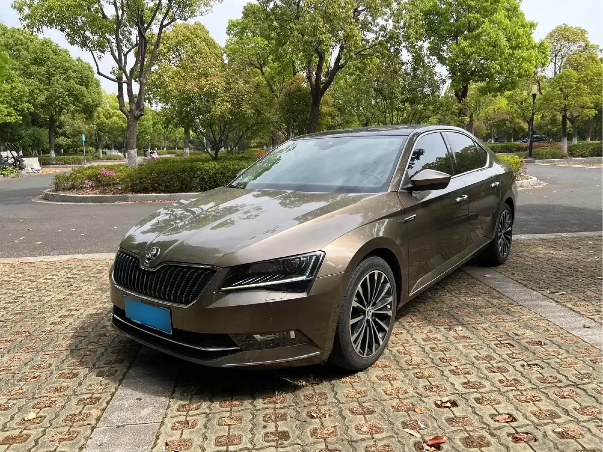 2018 Skoda Superb 1.8T 180HP L4 7DCT