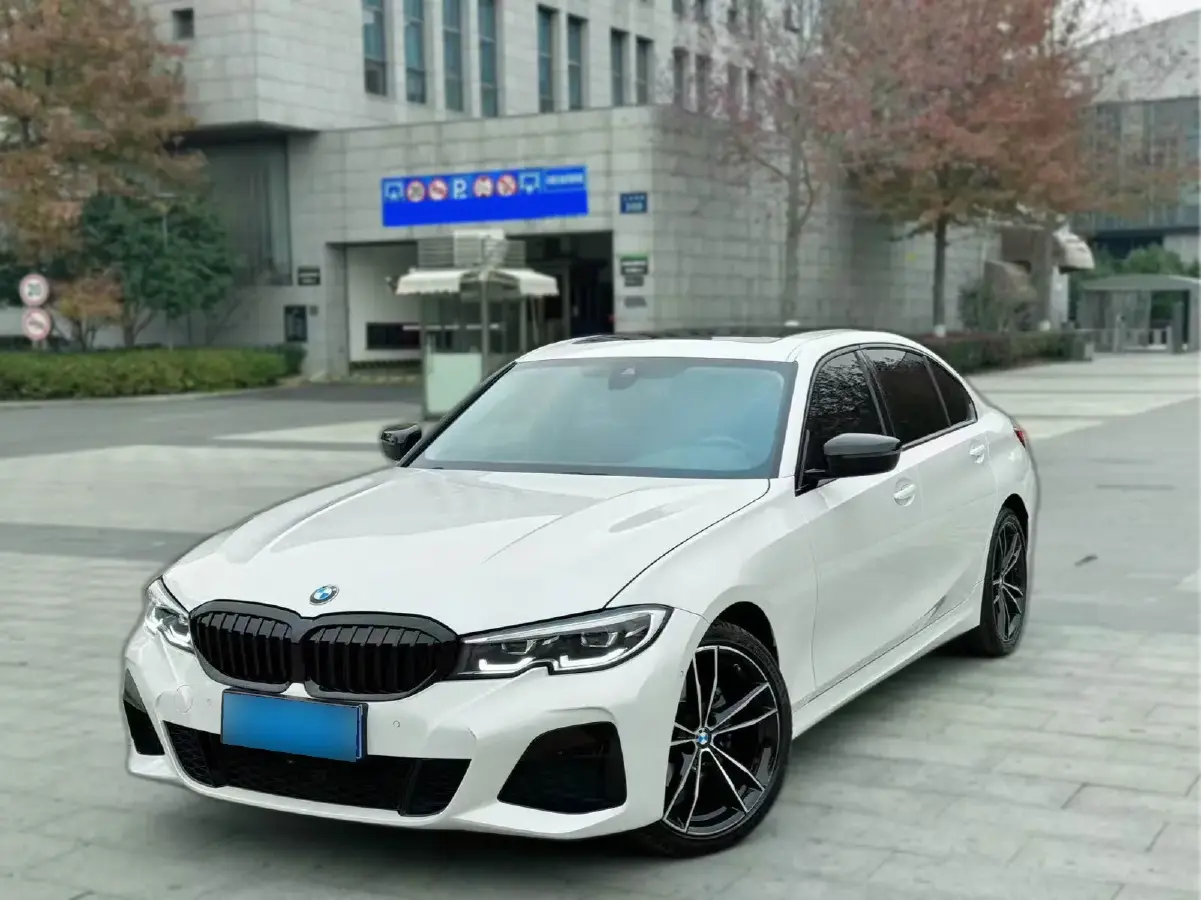 2022 BMW 3 Series 2.0T 184HP L4 8AT