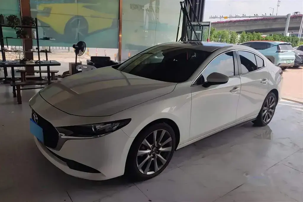 2021 Mazda 3 Axela 2.0L 158HP L4 6AT