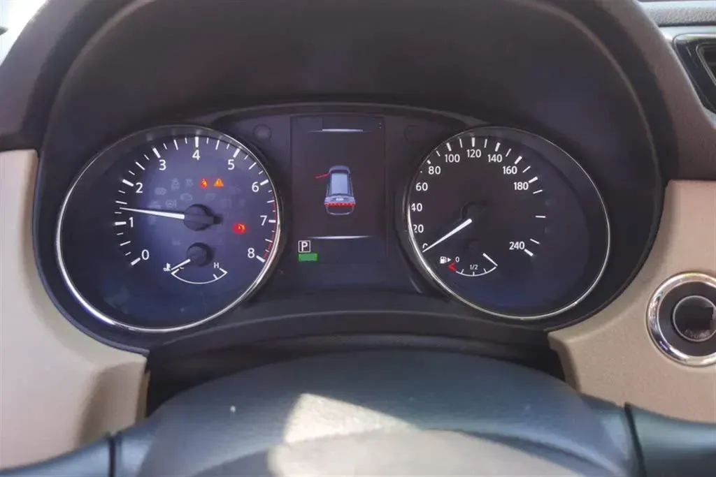 2017 Nissan X-Trail 2.0L 150HP L4 CVT,autocango,china used car exporter,china ev exporter,chinese used car exporter,chinese used ev exporter