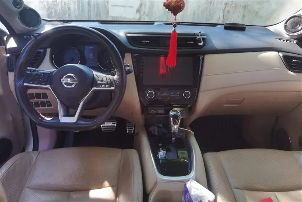 2017 Nissan X-Trail 2.0L 150HP L4 CVT,autocango,china used car exporter,china ev exporter,chinese used car exporter,chinese used ev exporter