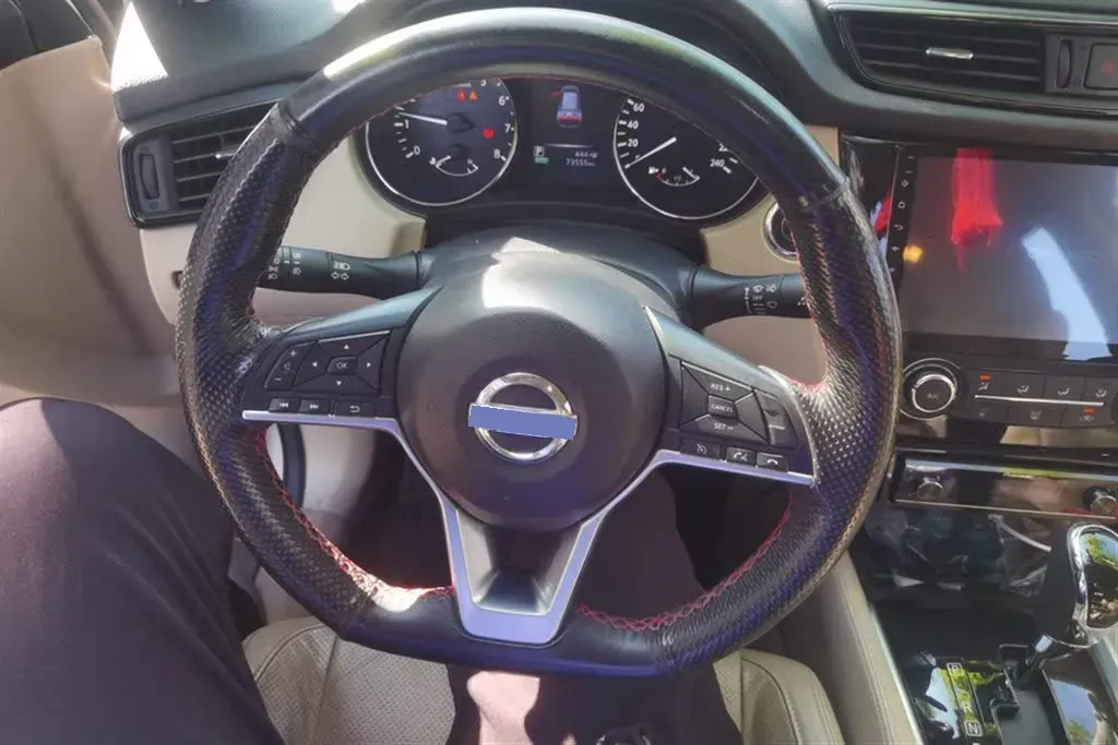 2017 Nissan X-Trail 2.0L 150HP L4 CVT,autocango,china used car exporter,china ev exporter,chinese used car exporter,chinese used ev exporter