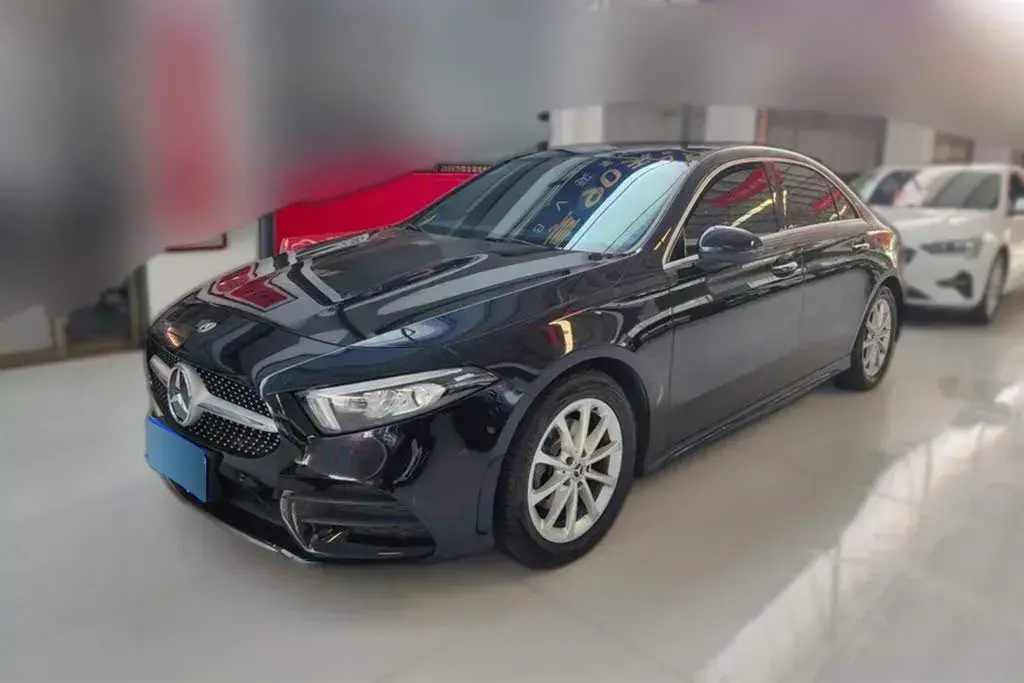 2019 Mercedes-Benz A Class 1.3T 163HP L4 7DCT