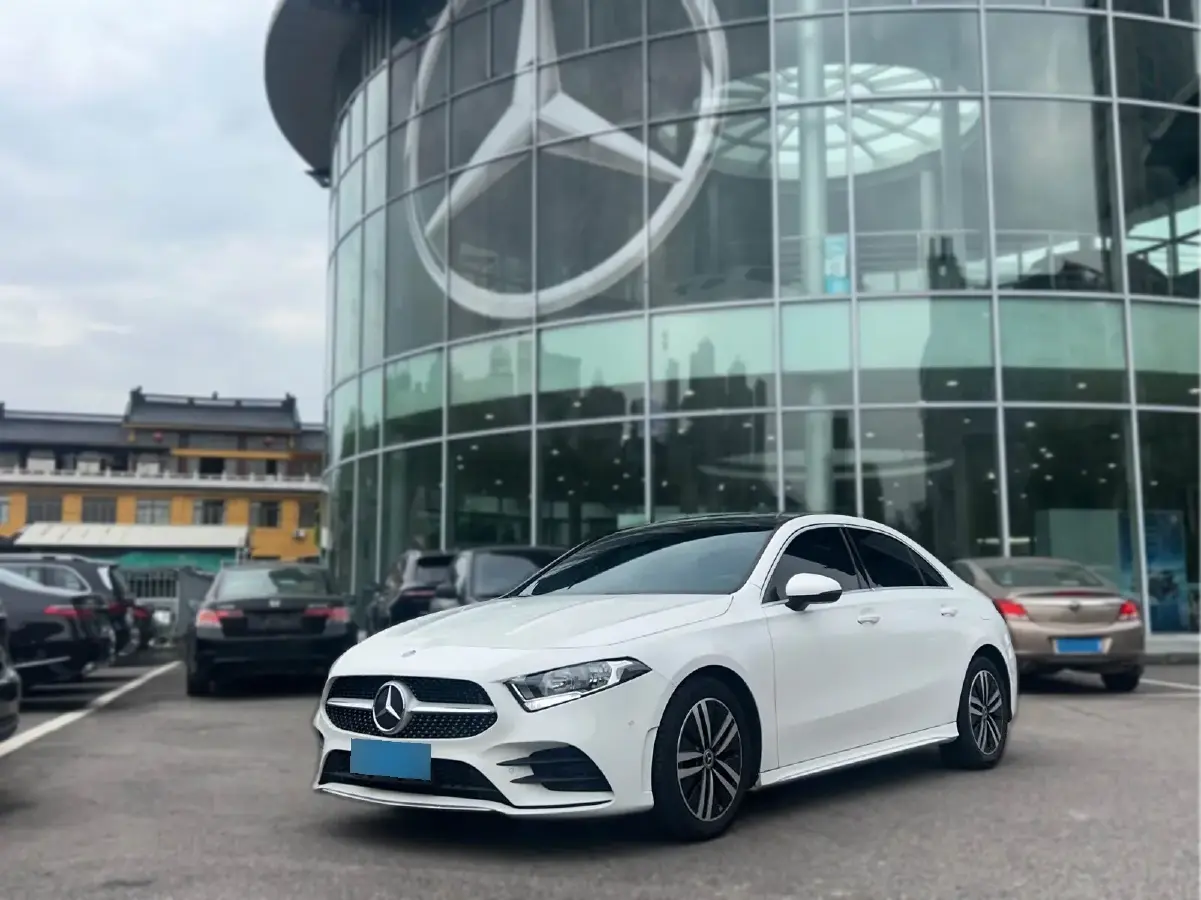 2019 Mercedes-Benz A Class 1.3T 136HP L4 7DCT
