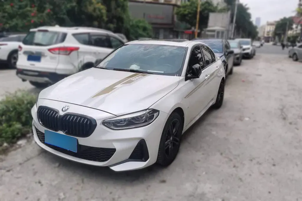 2023 BMW 1 Series 1.5T 136HP L3 7DCT,autocango,china used car exporter,china ev exporter,chinese used car exporter,chinese used ev exporter