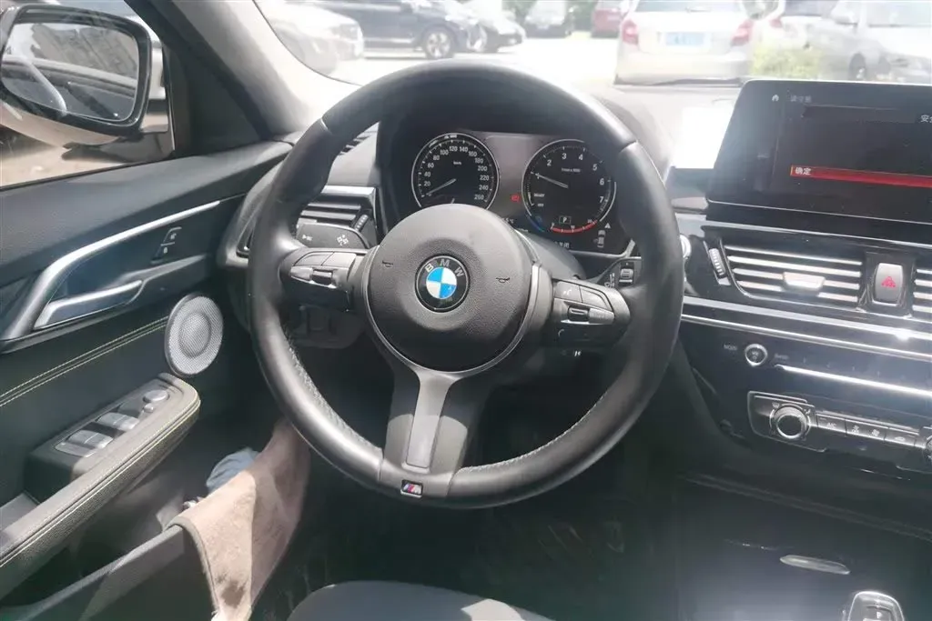 2023 BMW 1 Series 1.5T 136HP L3 7DCT,autocango,china used car exporter,china ev exporter,chinese used car exporter,chinese used ev exporter