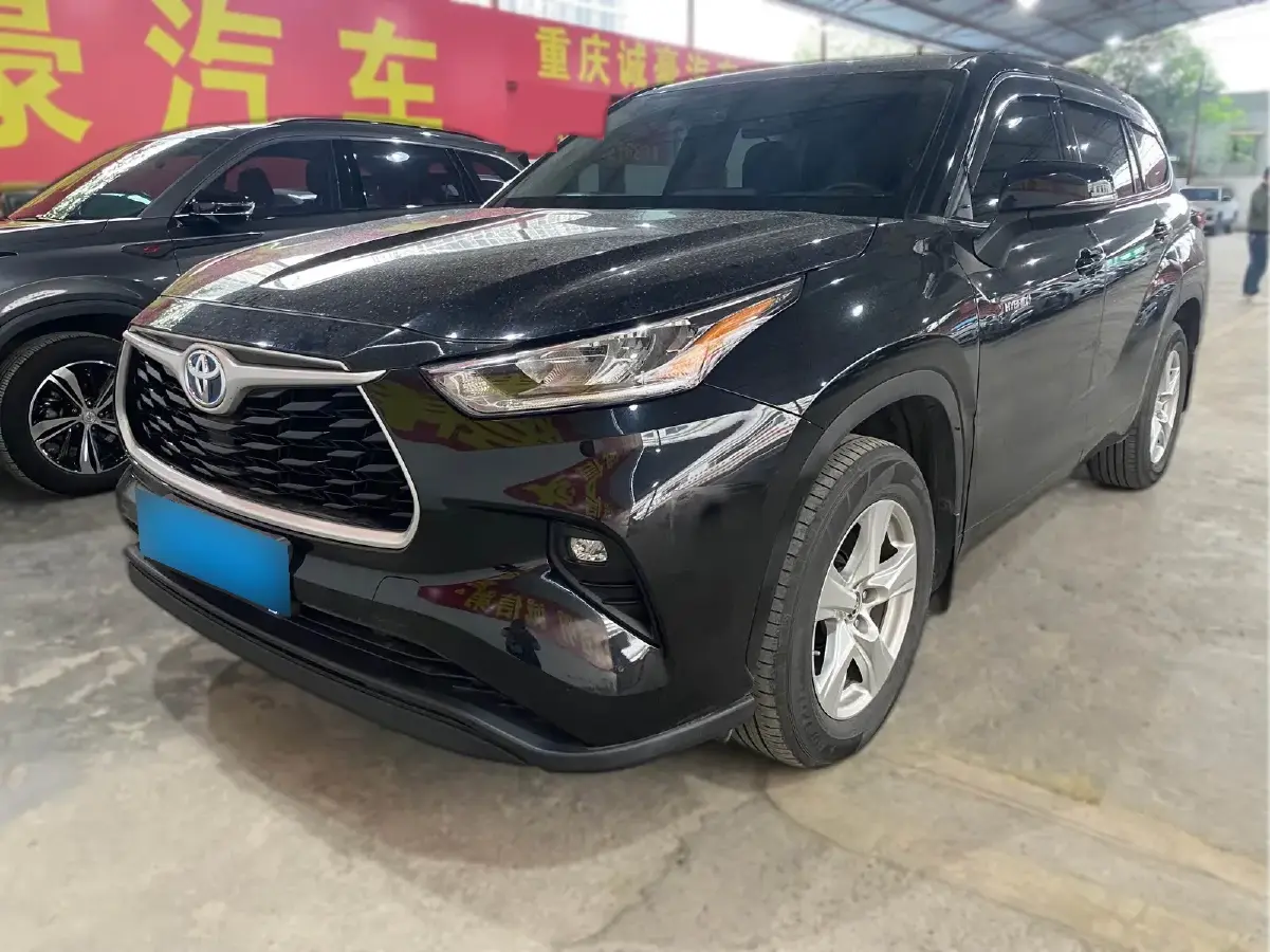2022 Toyota Highlander 2.5L 192HP L4 E-CVT Hybrid