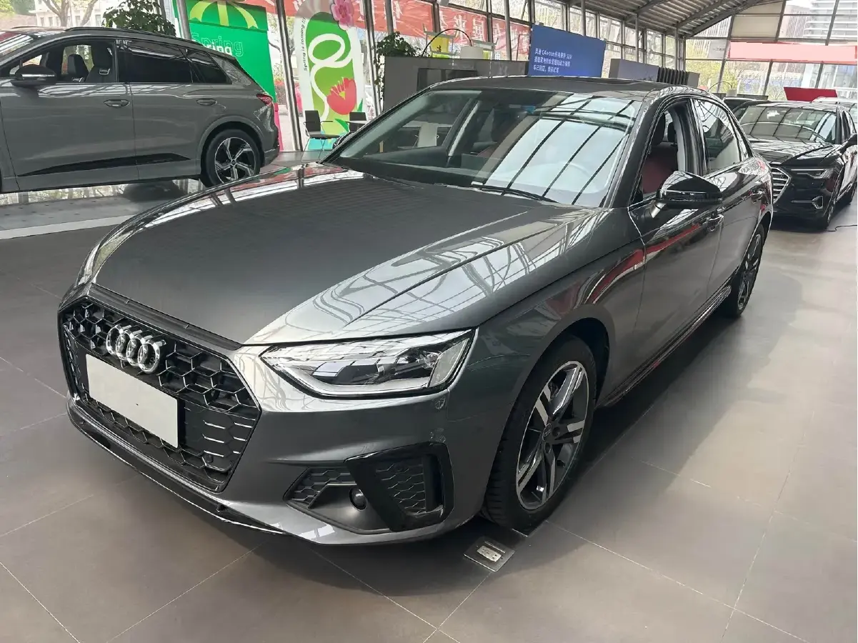 2023 Audi A4L 2.0T 190HP L4 7DCT